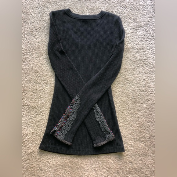Free People RARE Black Fiesta Cuff Thermal Top XS - Picture 10 of 14